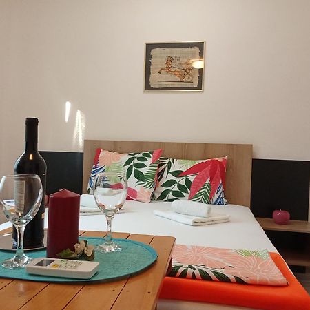 Apartments And Rooms Bova บัชกา ภายนอก รูปภาพ