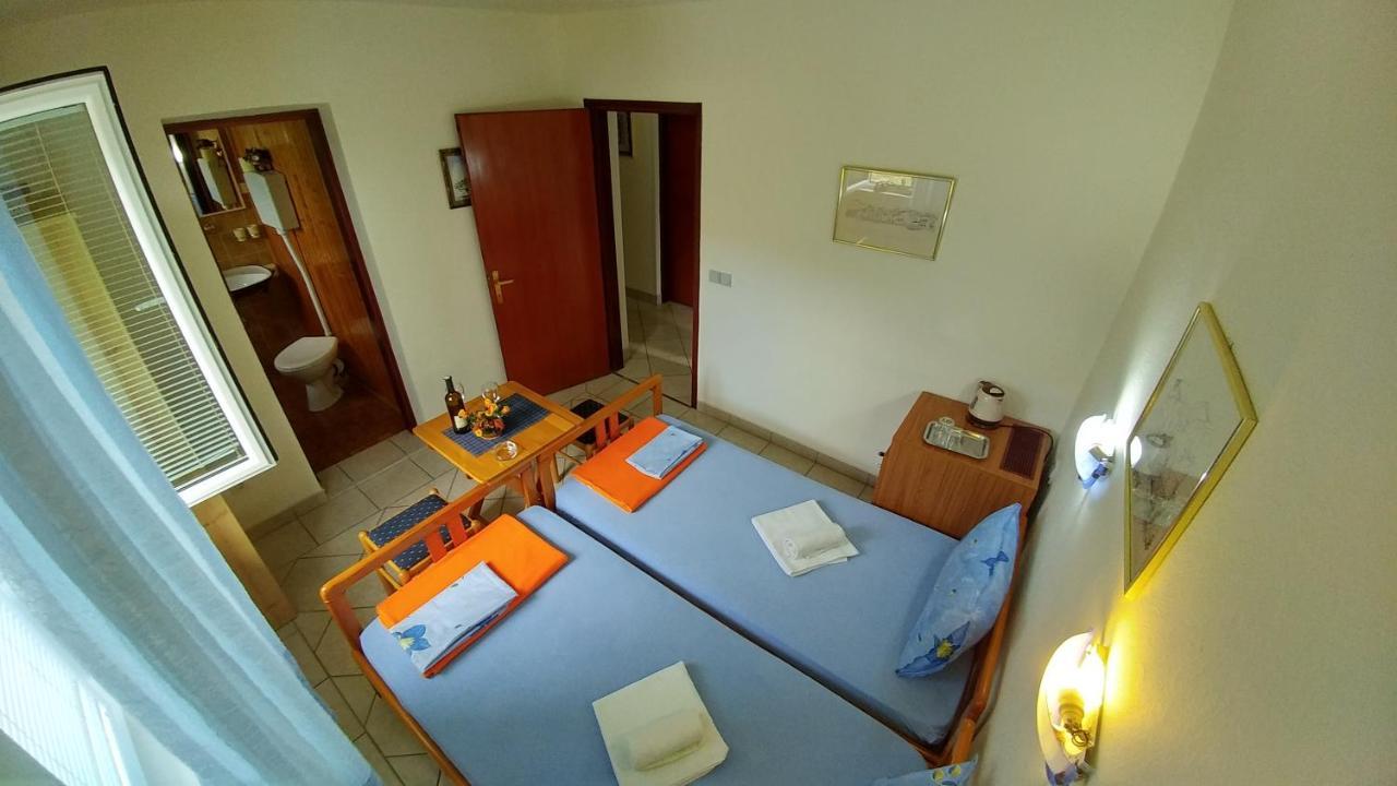 Apartments And Rooms Bova บัชกา ภายนอก รูปภาพ