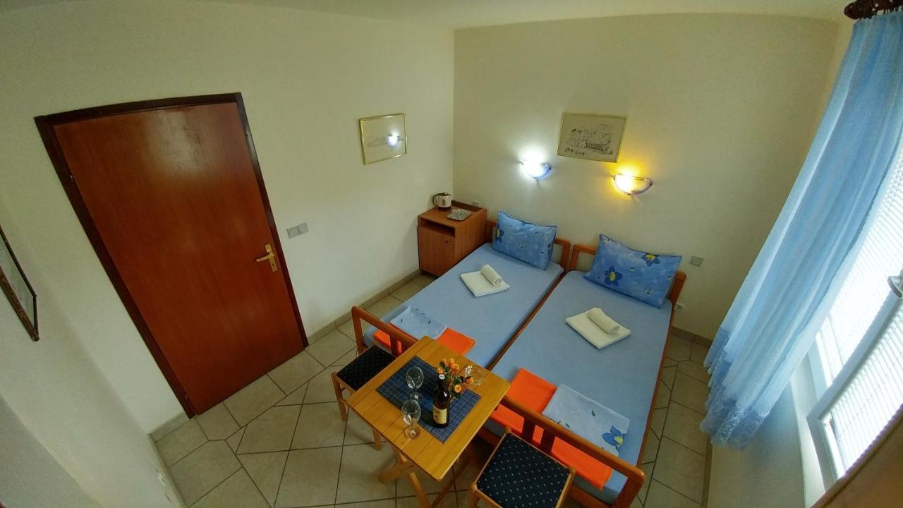 Apartments And Rooms Bova บัชกา ภายนอก รูปภาพ