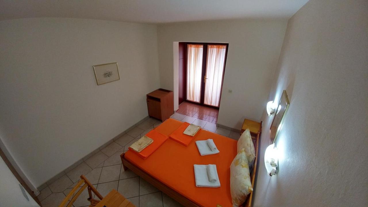 Apartments And Rooms Bova บัชกา ภายนอก รูปภาพ