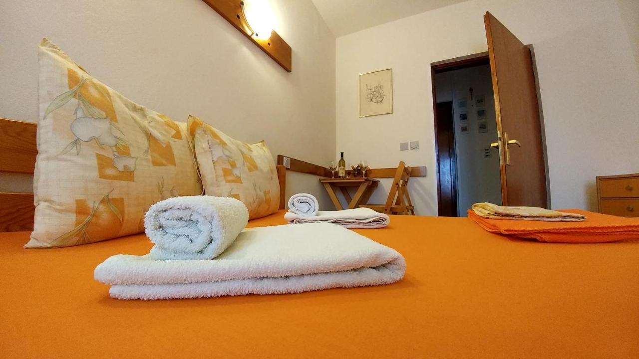 Apartments And Rooms Bova บัชกา ภายนอก รูปภาพ