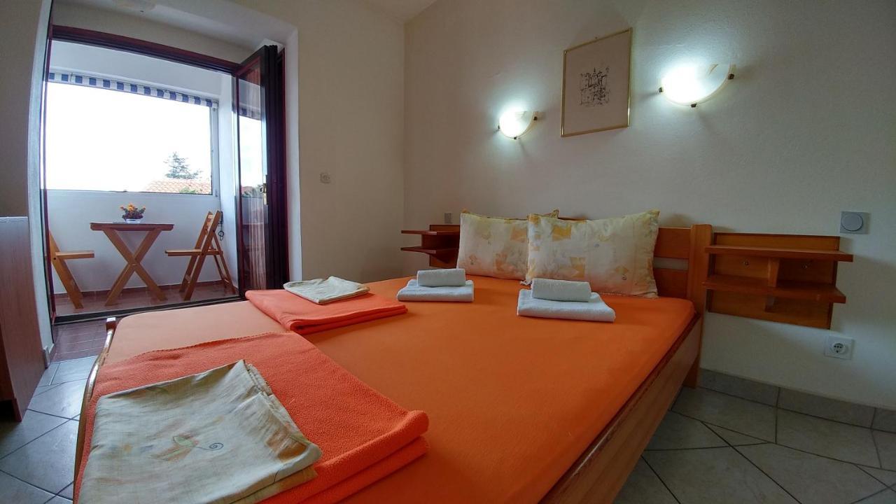 Apartments And Rooms Bova บัชกา ภายนอก รูปภาพ