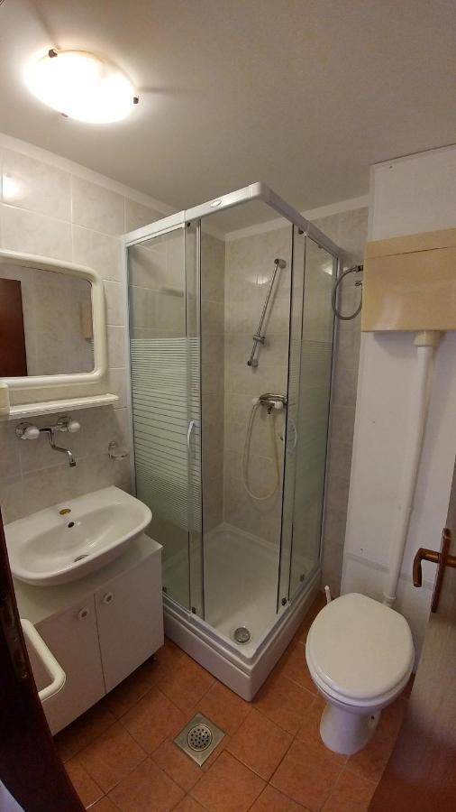 Apartments And Rooms Bova บัชกา ภายนอก รูปภาพ