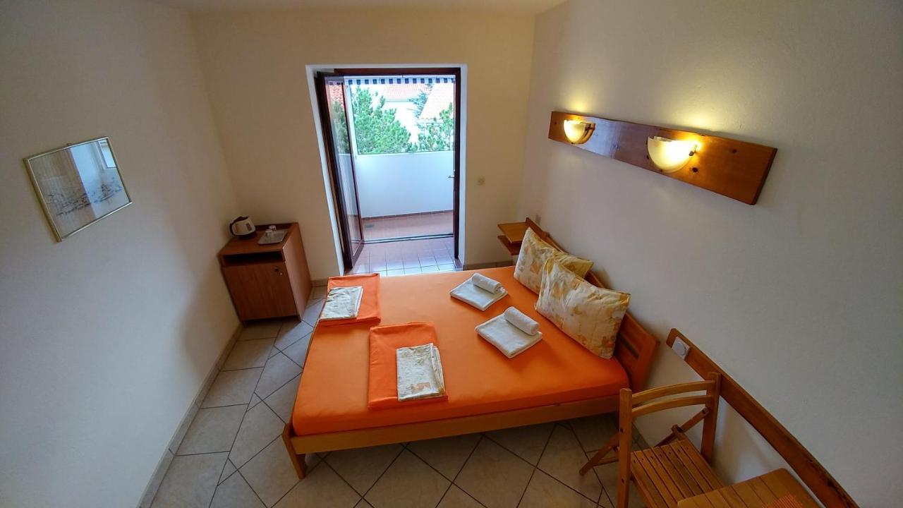Apartments And Rooms Bova บัชกา ภายนอก รูปภาพ
