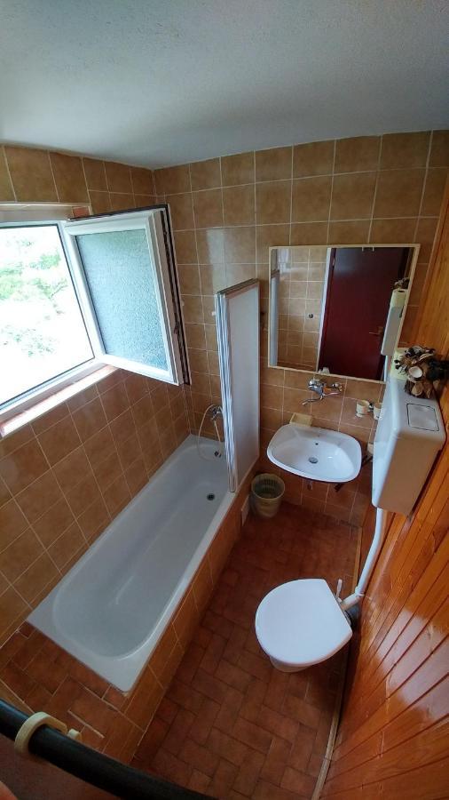 Apartments And Rooms Bova บัชกา ภายนอก รูปภาพ