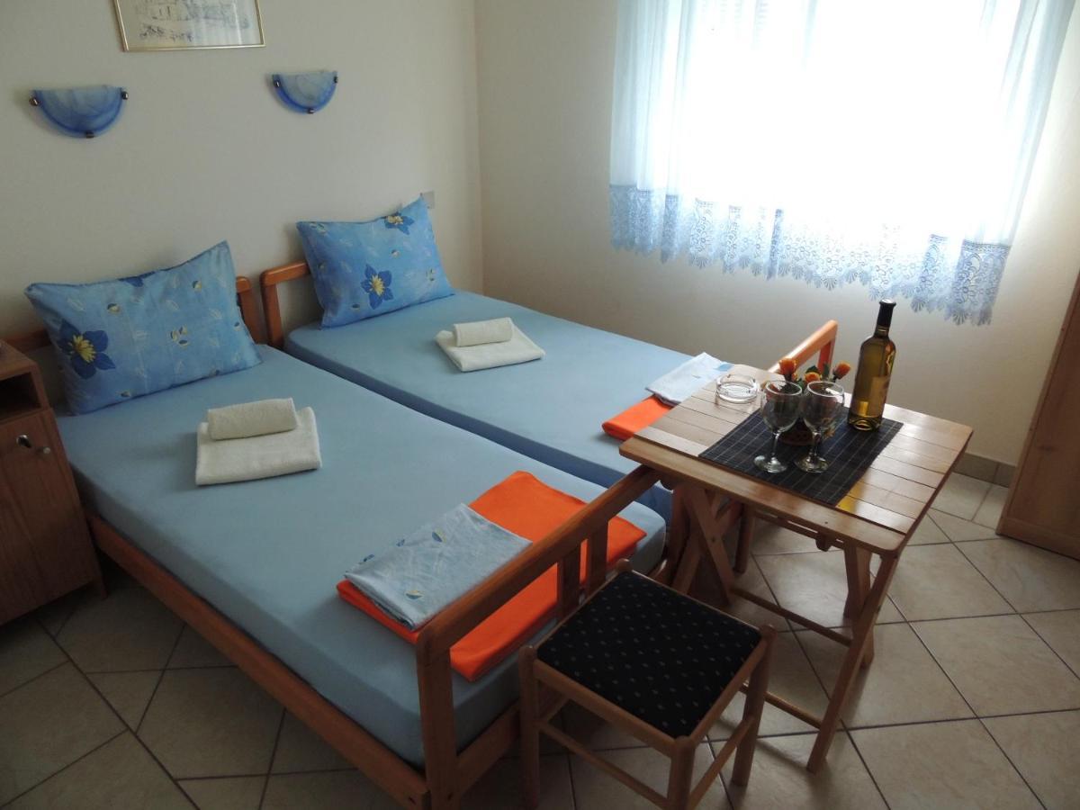 Apartments And Rooms Bova บัชกา ภายนอก รูปภาพ