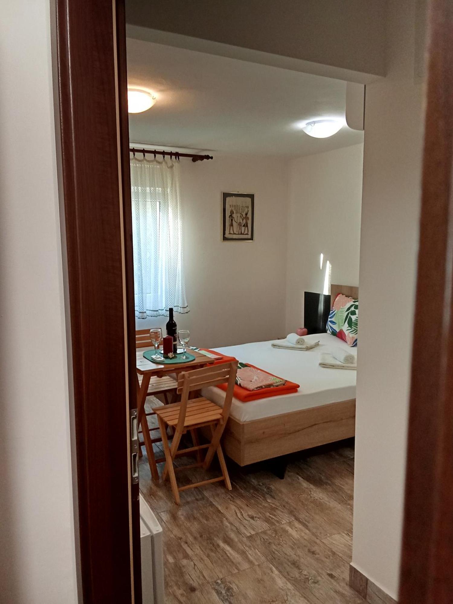 Apartments And Rooms Bova บัชกา ภายนอก รูปภาพ