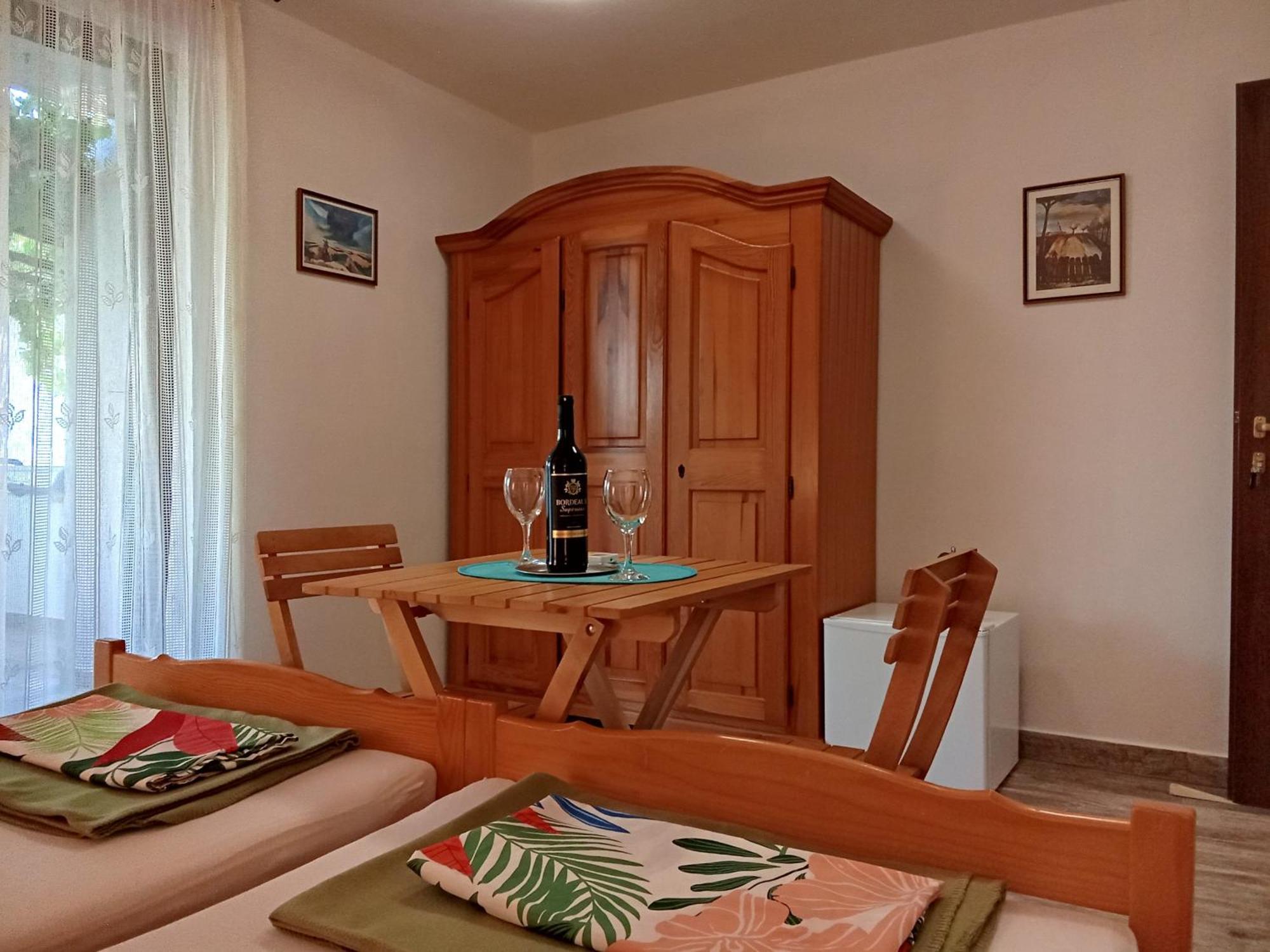 Apartments And Rooms Bova บัชกา ภายนอก รูปภาพ