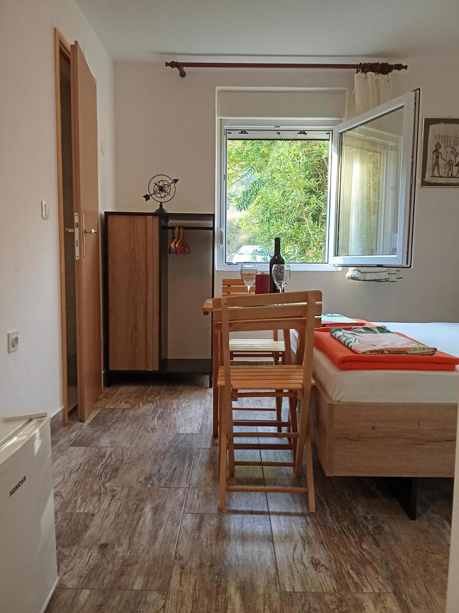 Apartments And Rooms Bova บัชกา ภายนอก รูปภาพ