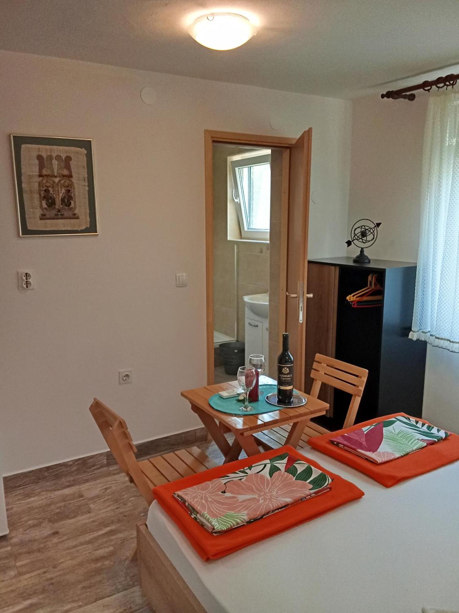 Apartments And Rooms Bova บัชกา ภายนอก รูปภาพ