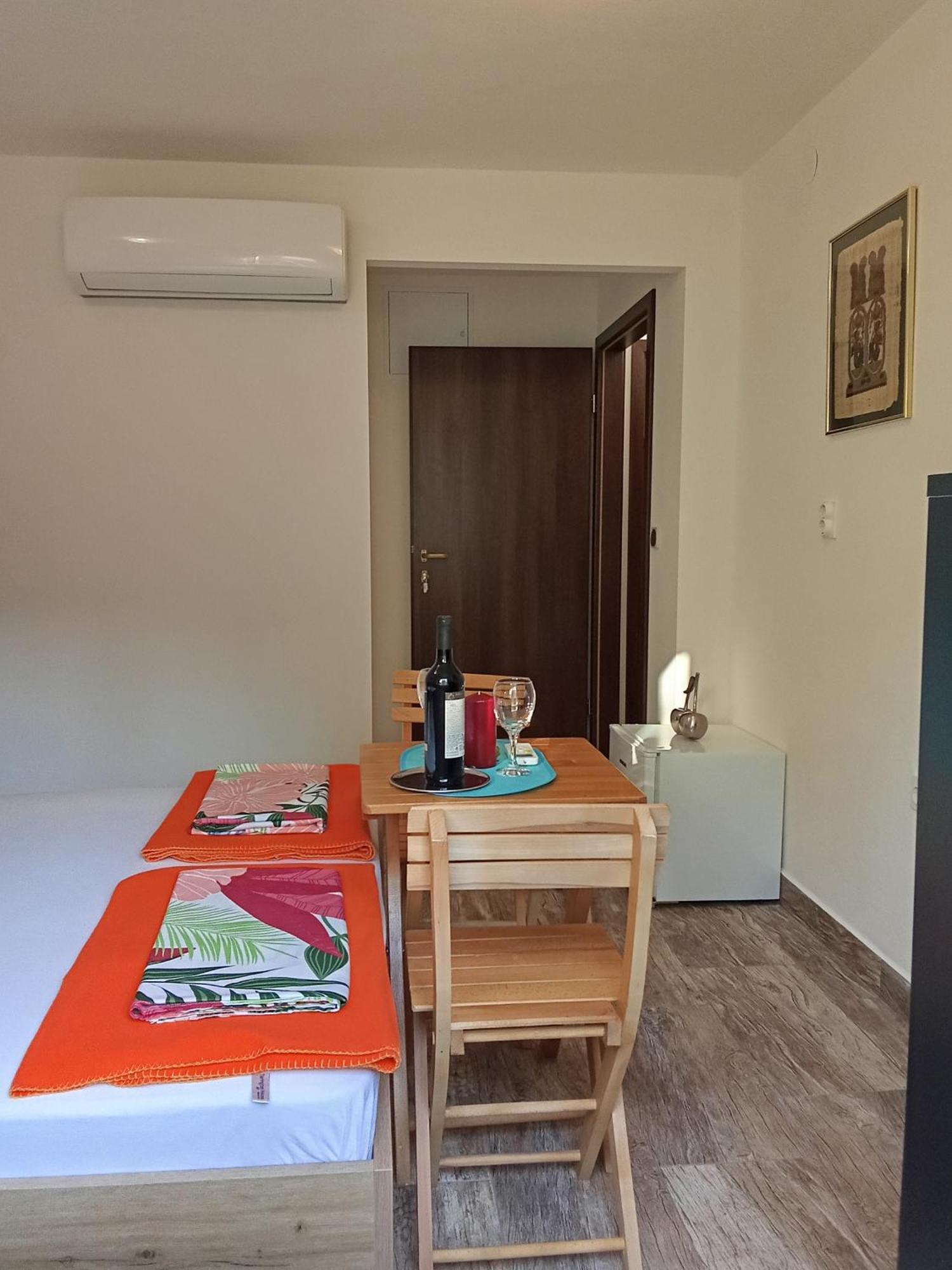 Apartments And Rooms Bova บัชกา ภายนอก รูปภาพ