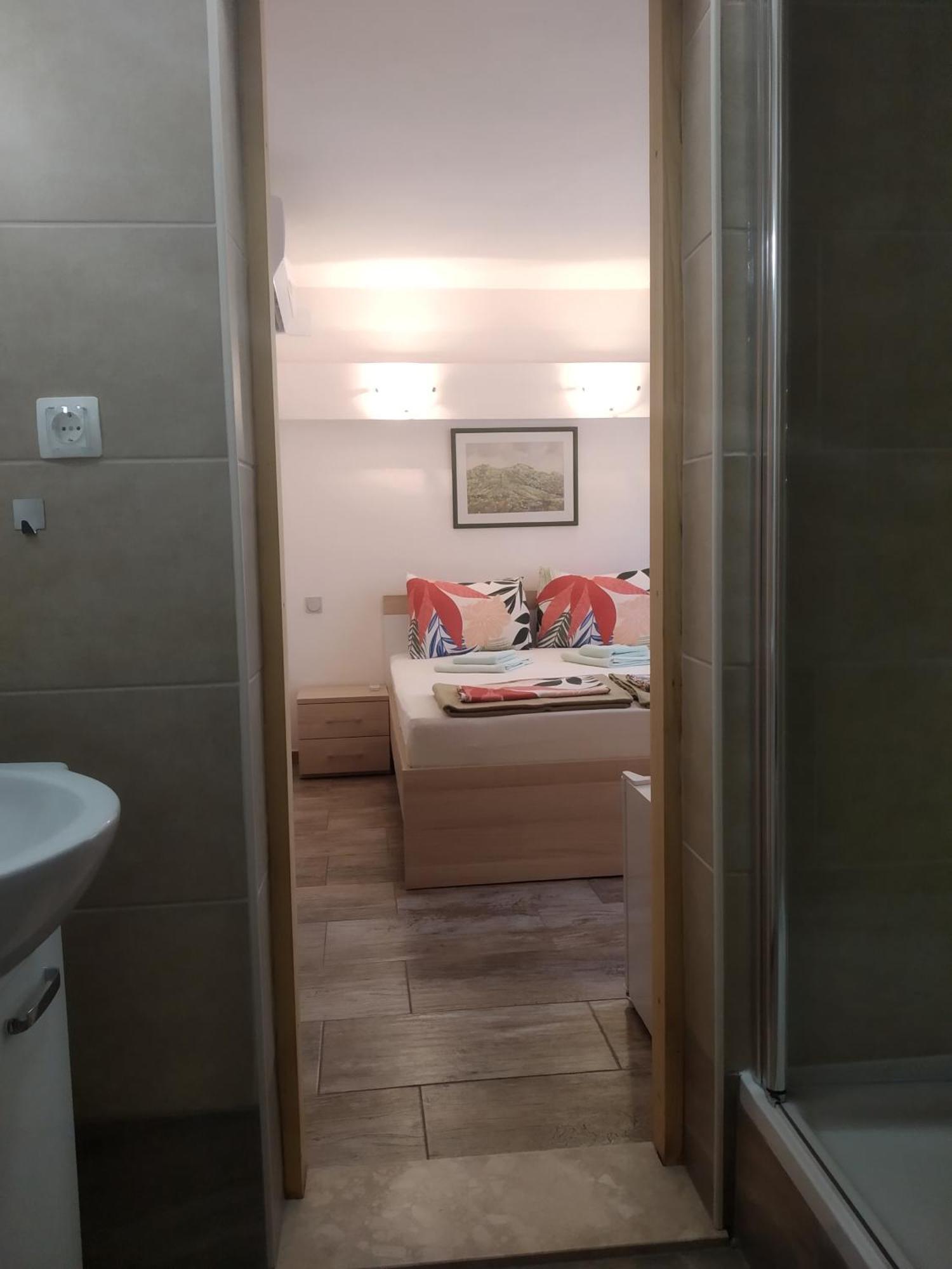 Apartments And Rooms Bova บัชกา ภายนอก รูปภาพ