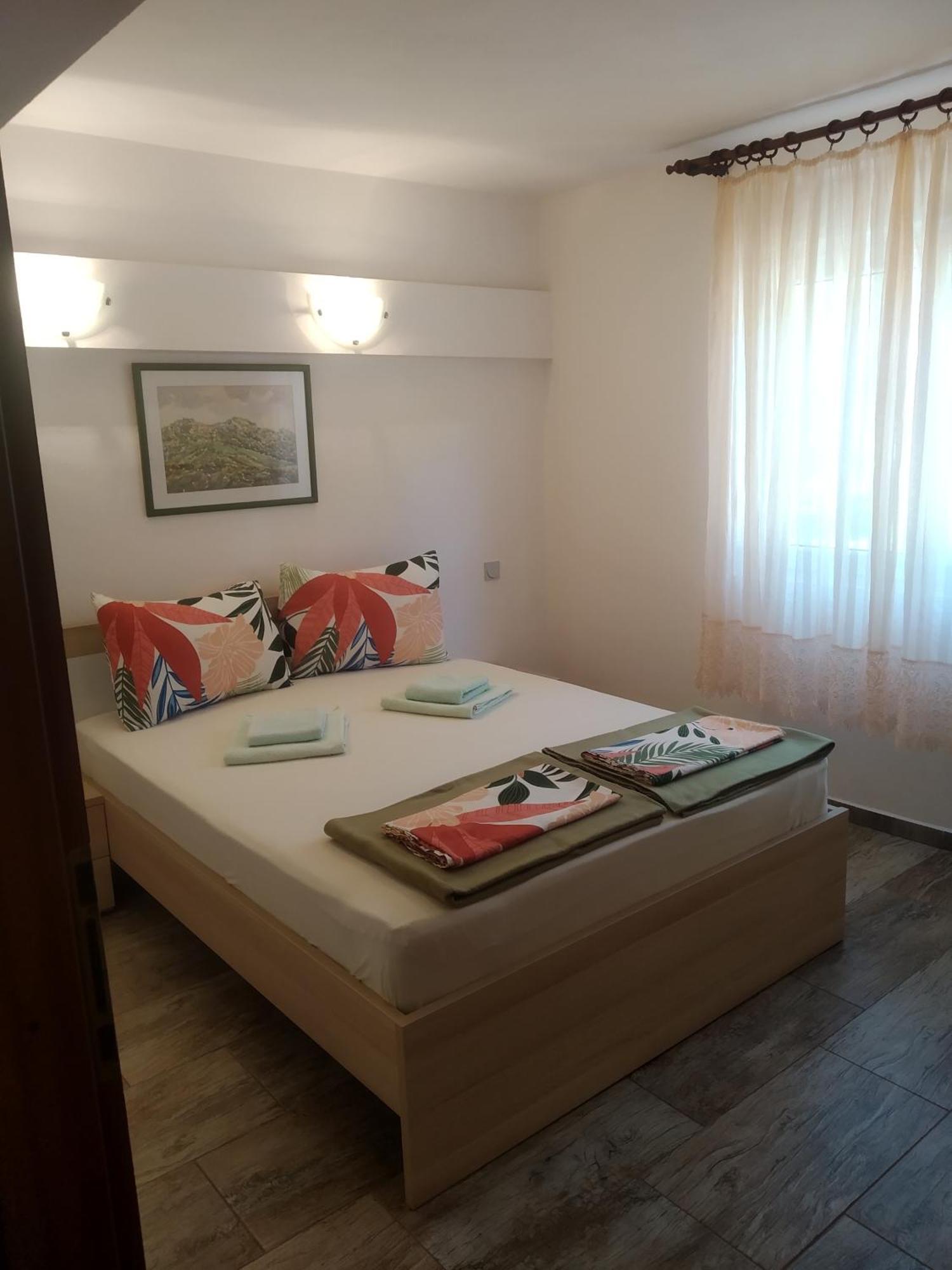 Apartments And Rooms Bova บัชกา ภายนอก รูปภาพ